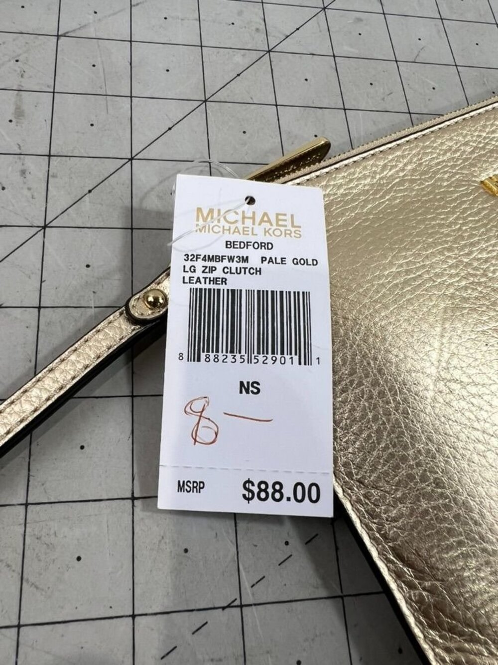 Michael Kors Bedford Large Pale Gold Zip Clutch New w/Tags - Picture 2 of 6